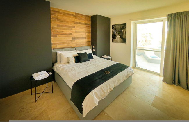 Comfortable Home With hot tub and Communal Pool - Photo 19