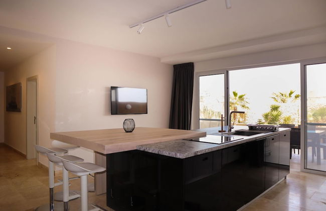 Comfortable Home With hot tub and Communal Pool - Photo 13