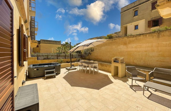 Peaceful Home With hot tub and 2 Communal Pools - Foto 2