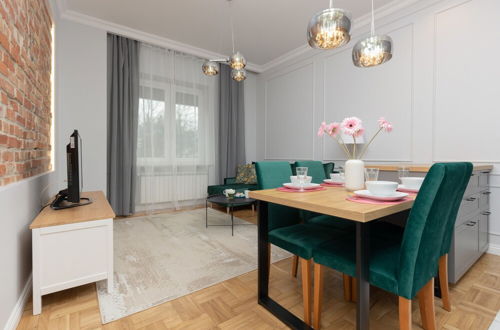 Photo 10 - Warsaw 2 Bedrooms Apartment by Renters