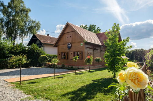 Photo 1 - Rustic Cottage With Heated Pool