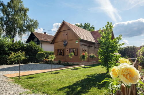 Photo 48 - Rustic Cottage With Heated Pool