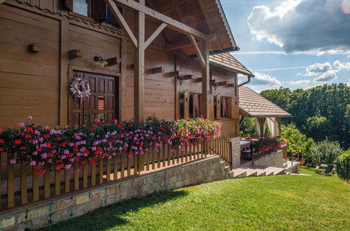 Photo 49 - Rustic Cottage With Heated Pool