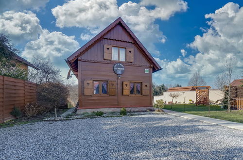 Photo 37 - Rustic Cottage With Heated Pool