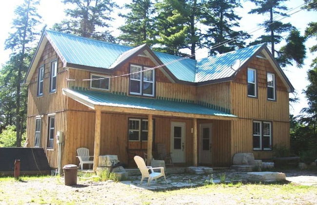 4 Bedroom Cottage On Manitoulin Island - Next to Sandy Beach! - Foto 1