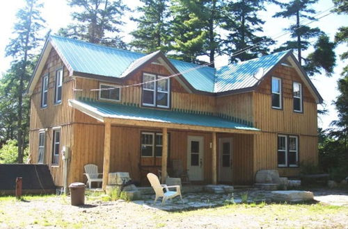 Photo 1 - 4 Bedroom Cottage On Manitoulin Island - Next to Sandy Beach
