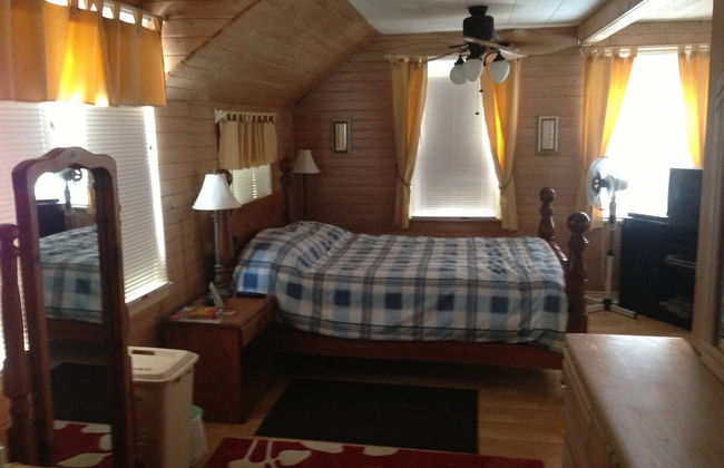 4 Bedroom Cottage On Manitoulin Island - Next to Sandy Beach! - Foto 2