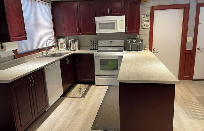 4 Bedroom Cottage On Manitoulin Island - Next to Sandy Beach! - Foto 18