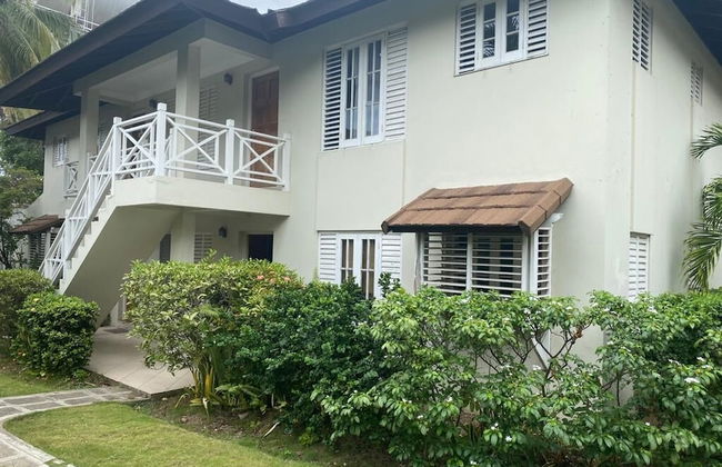 Finest Accommodation Renfrew Place - Photo 1
