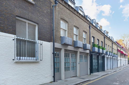 Photo 15 - Large South Kensington Mews 2 Bed 2 5 Bath House