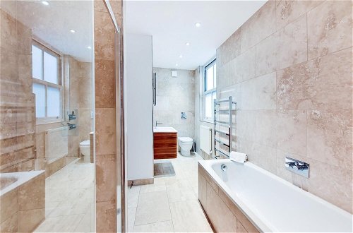 Photo 29 - Large South Kensington Mews 2 Bed 2 5 Bath House