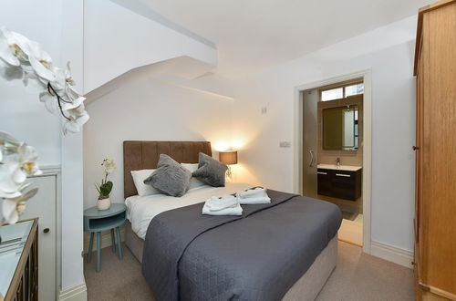 Photo 5 - Large South Kensington Mews 2 Bed 2 5 Bath House