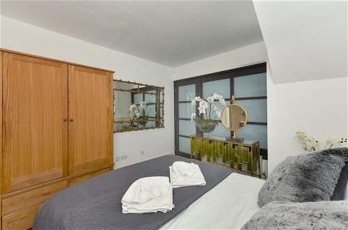 Foto 13 - Large South Kensington Mews 2 Bed 2 5 Bath House