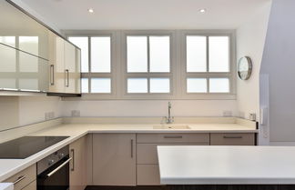 Photo 3 - Large South Kensington Mews 2 Bed 2 5 Bath House