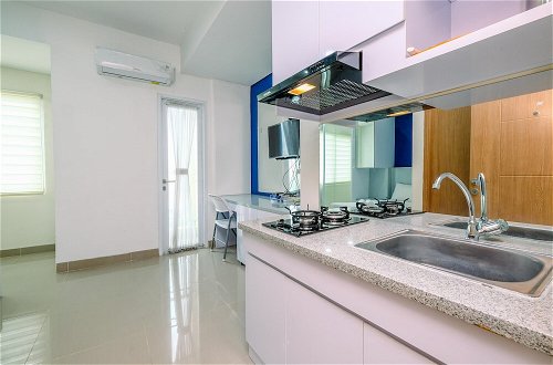 Foto 5 - Elegant Studio Apartment At B Residence Near Aeon Mall