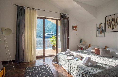 Photo 10 - Studio Flat With View Near Beach in Tivat