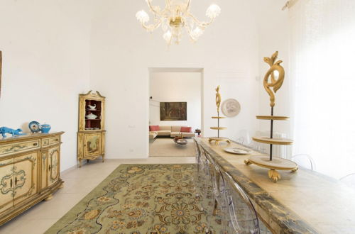 Photo 9 - Luxury Gattopardo Apartment by Lago Design