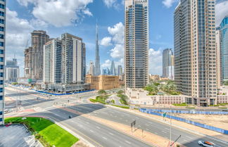 Photo 2 - Luxury Studio w Burj Khalifa Vw in Business Bay