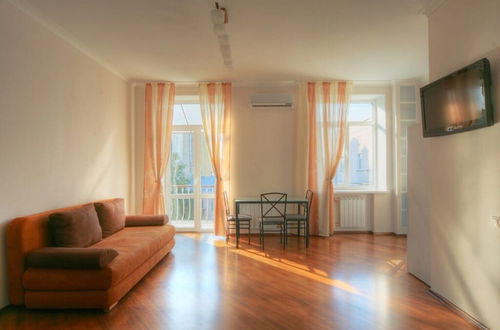 Photo 15 - BestKievApartment