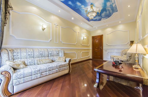 Photo 9 - Luxurious Classic Apartment Bessarabka