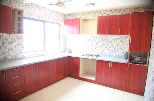 Photo 8 - Captivating 2-bed Ensuite Apartment in Accra