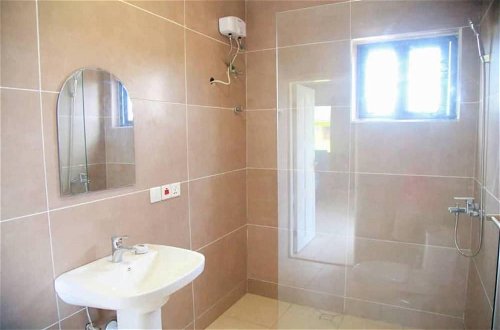 Photo 12 - Captivating 2-bed Ensuite Apartment in Accra