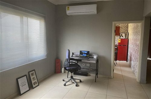 Photo 2 - Captivating 2-bed Ensuite Apartment in Accra