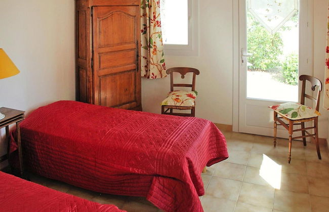 Holiday Home in Revest With Garden - Foto 5