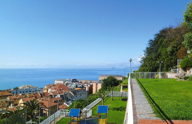 Holiday Flat in Pretty Residence With Communal Pool in Pietra Ligure - Foto 16