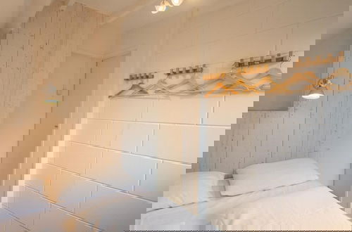 Photo 17 - Luxurious & Stylishly Holiday Home