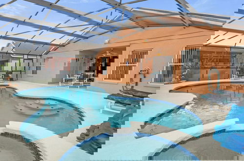 Foto 1 - Upstay - Bungalow w Private Pool Hot Tub Lake View