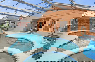 Foto 1 - Upstay - Bungalow w Private Pool Hot Tub Lake View