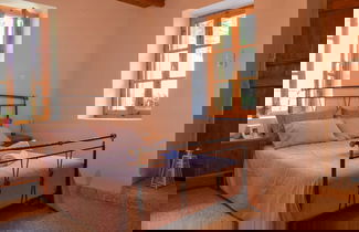 Photo 3 - Coastal Stone Residence With Spectacular Scenery