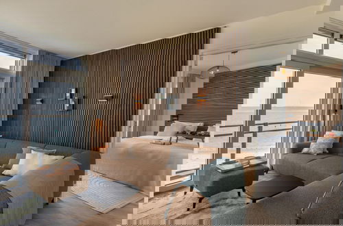Foto 13 - Lush Apartment With Water Views