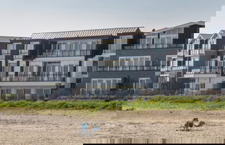 Foto 1 - Lush Apartment With Water Views