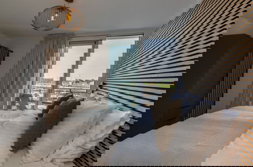Foto 3 - Lush Apartment With Water Views