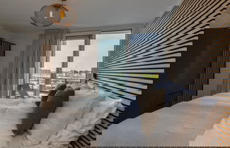 Foto 3 - Lush Apartment With Water Views