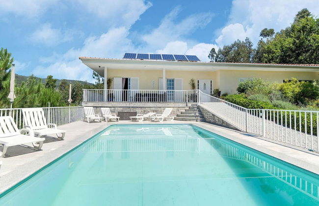Upscale Villa With Swimming Pool and Terrace - Foto 16