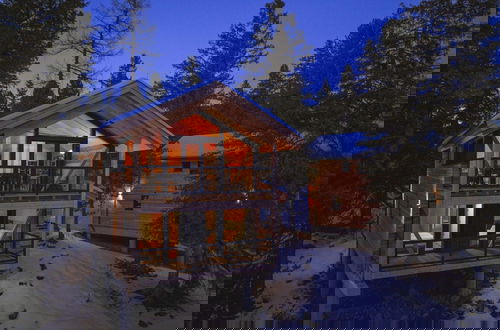 Foto 22 - Lush Chalet With Private Sauna