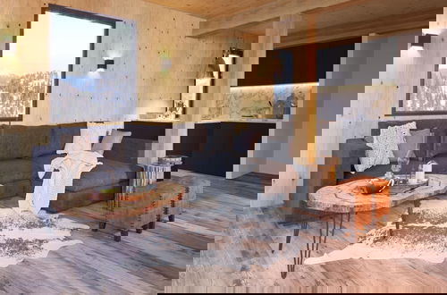 Foto 6 - Lush Chalet With Private Sauna