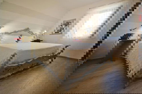 Photo 3 - Apartment Casa Paola With Pool in Camaiore