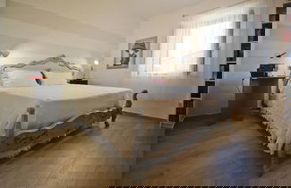 Photo 3 - Apartment Casa Paola With Pool in Camaiore