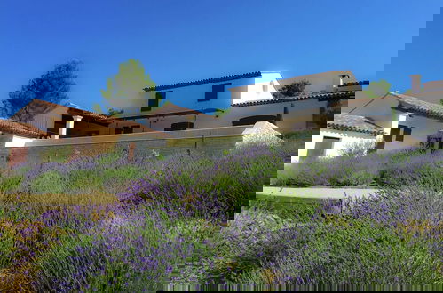 Foto 58 - Luxury Villa in Provence With a Private Pool