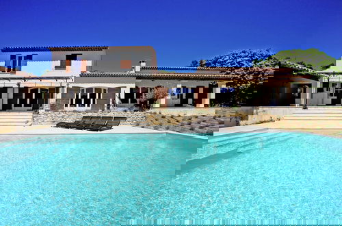 Foto 60 - Luxury Villa in Provence With a Private Pool