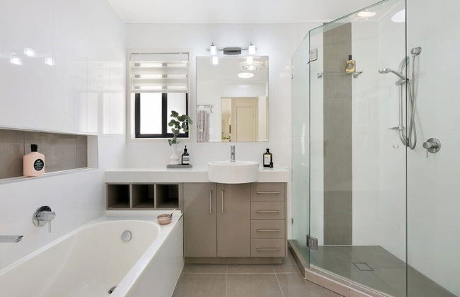 Riviera Road Miami - 4BRM Dual Villa - Foto 12