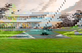 Foto 1 - Luxury 10br Beachfront Stunner With Private Pool