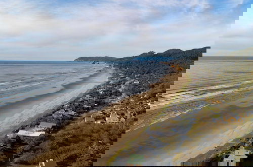 Foto 54 - Royal Canoe by Avantstay Walk to the Shore + Private Yard