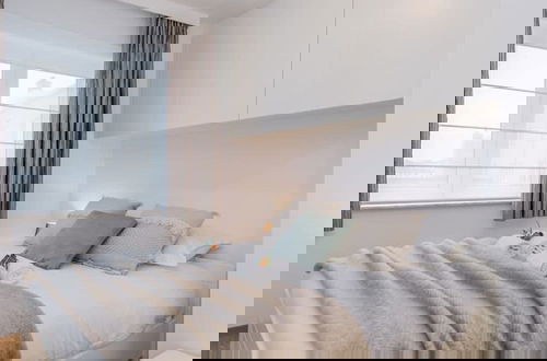 Foto 2 - Superb Apartment With sea View and Private Parking