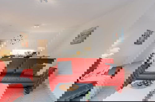 Foto 7 - Superb Apartment With sea View and Private Parking