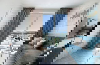 Foto 3 - Elite Apartments Sky City View Free Parking Included Seaside